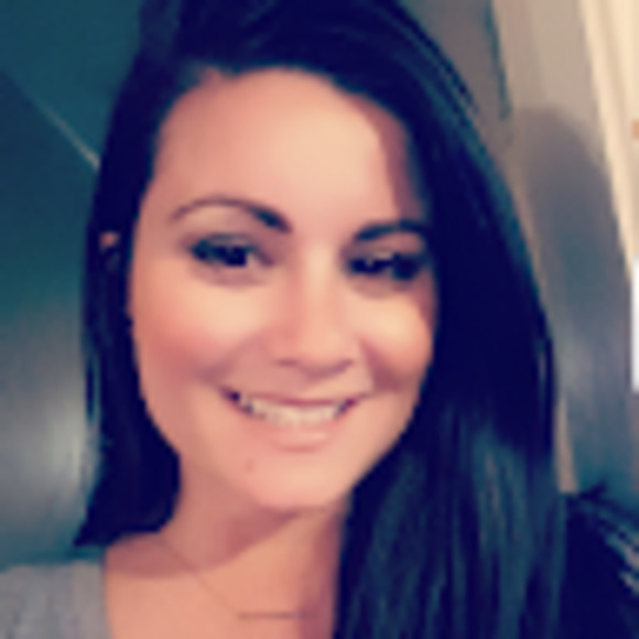 Meet your Posher, Lareina - Picture 1 of 1